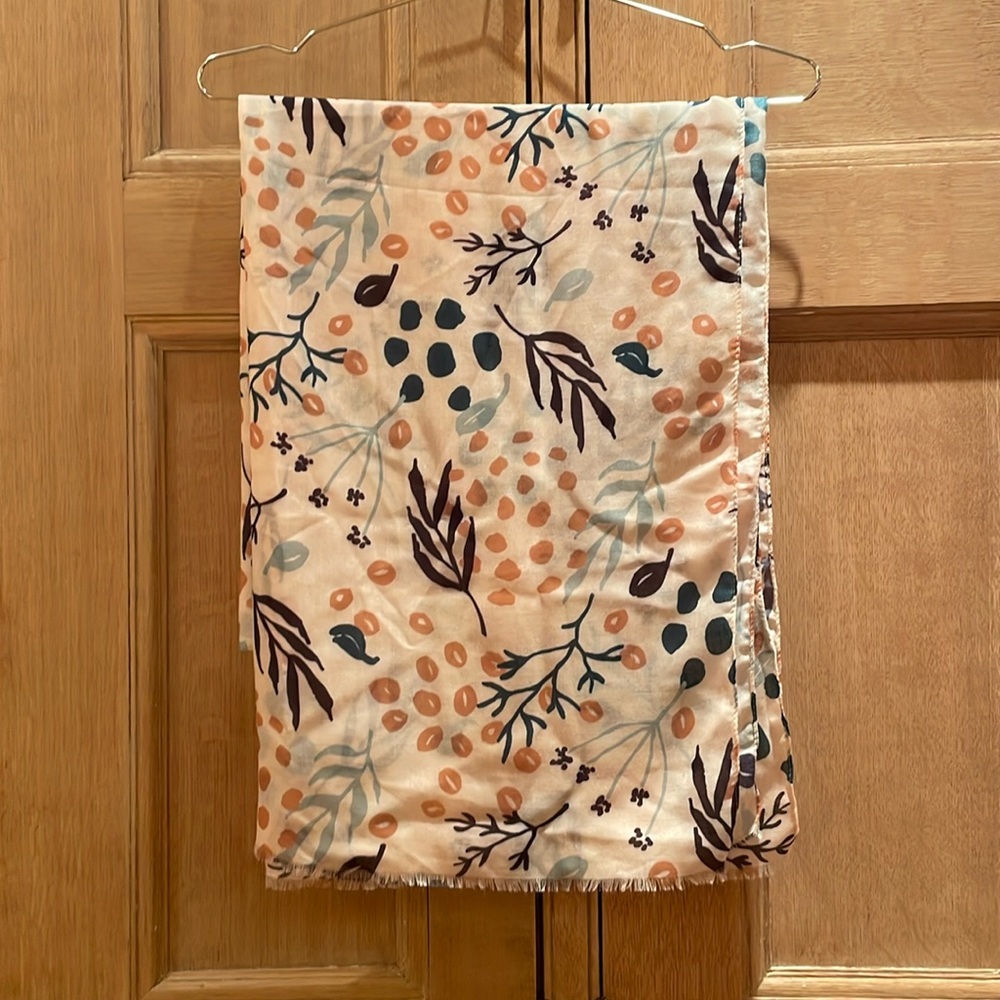 NWOT Avenue 9 Scarf/Wrap, Cream with Green, Tan, and Brown Pattern